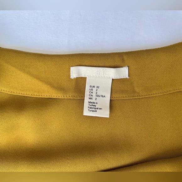 H&M | Ruffled Midi Dress - Picture 10 of 15